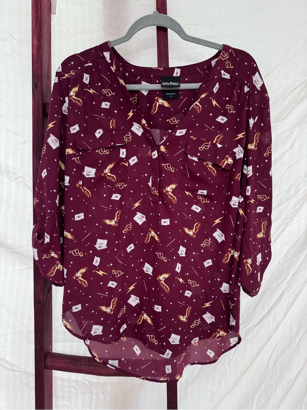 Torrid Warner Bros. Women's Burgundy Printed Pullover Blouse